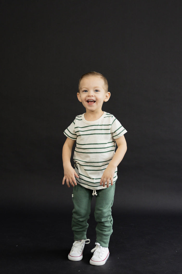 basic tee - triple stripe on golf green