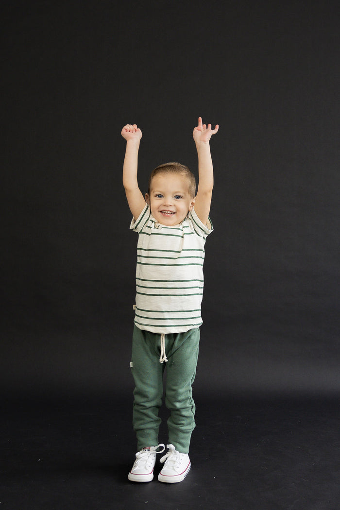 basic tee - triple stripe on golf green