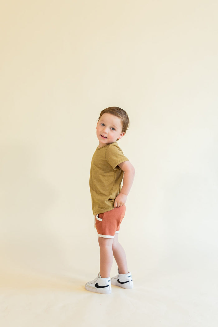 basic tee CO - ochre