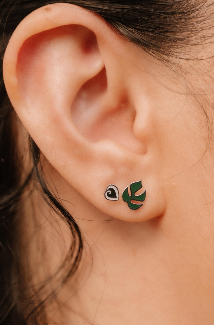 Begonia Escargot Flat Back Stud