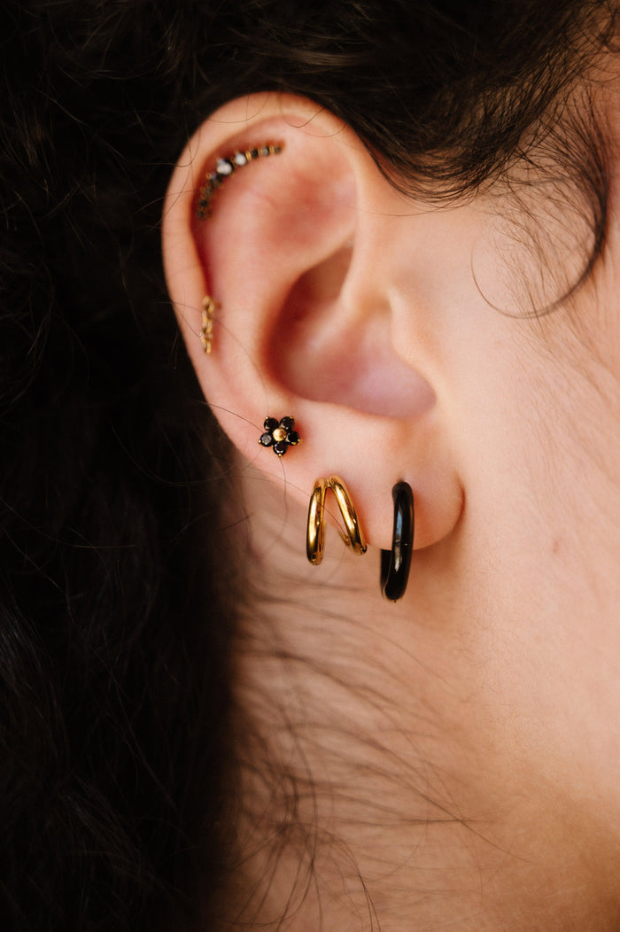 Black Dahlia Flat Back Stud