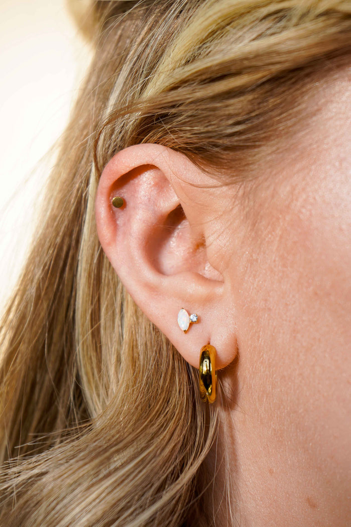 Circle Flat Back Stud