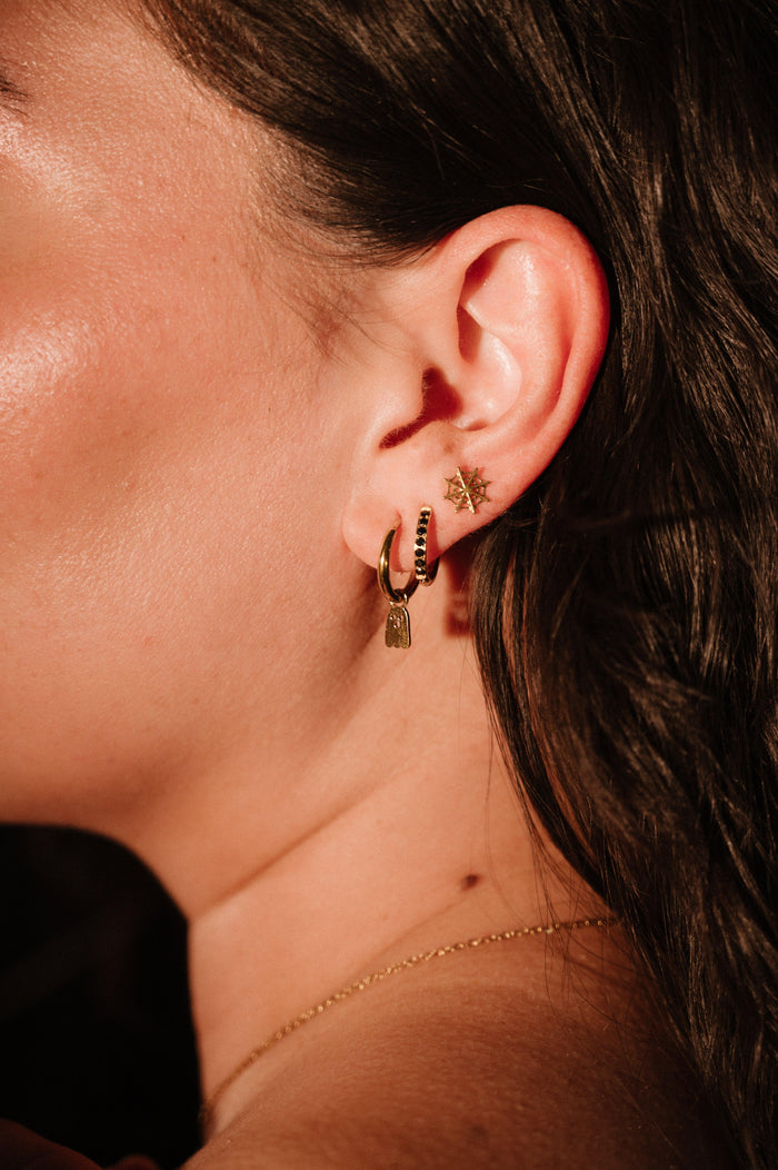 Cobweb Flat Back Stud