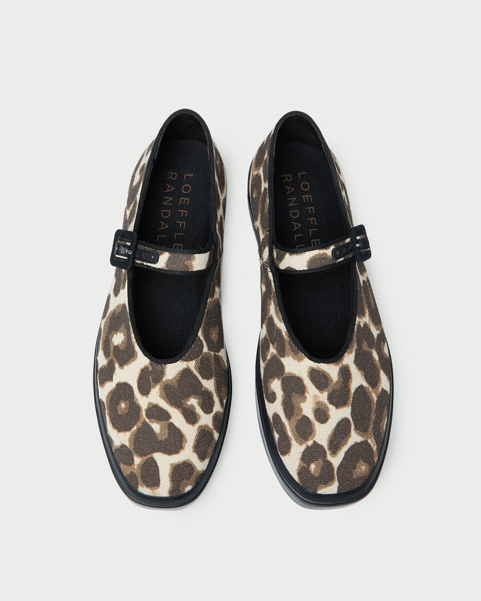 Color: Leopard