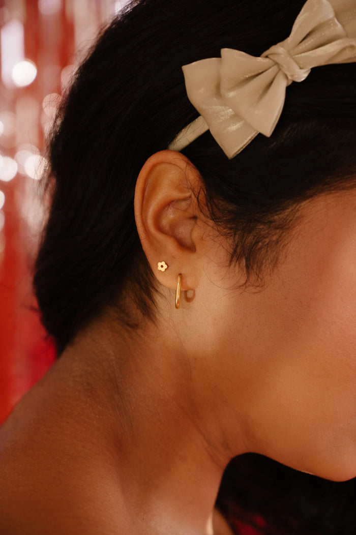 Daisy Flat Back Stud