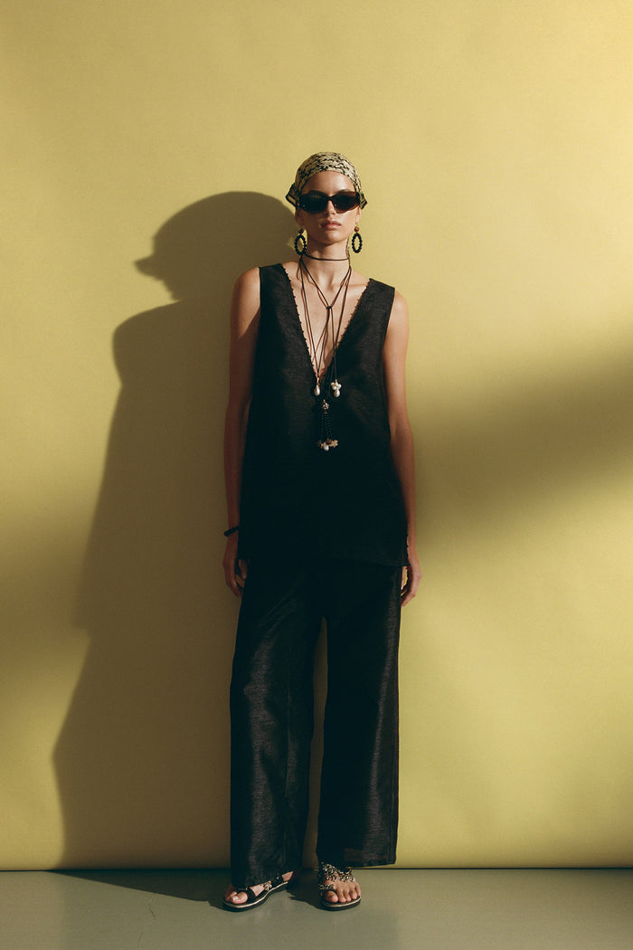 Exaggerated Dupioni Tank Black