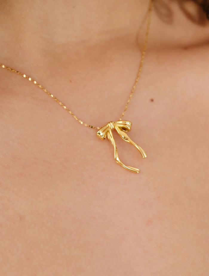 Jolie Ribbon Necklace