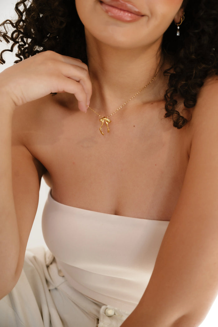 Jolie Ribbon Necklace