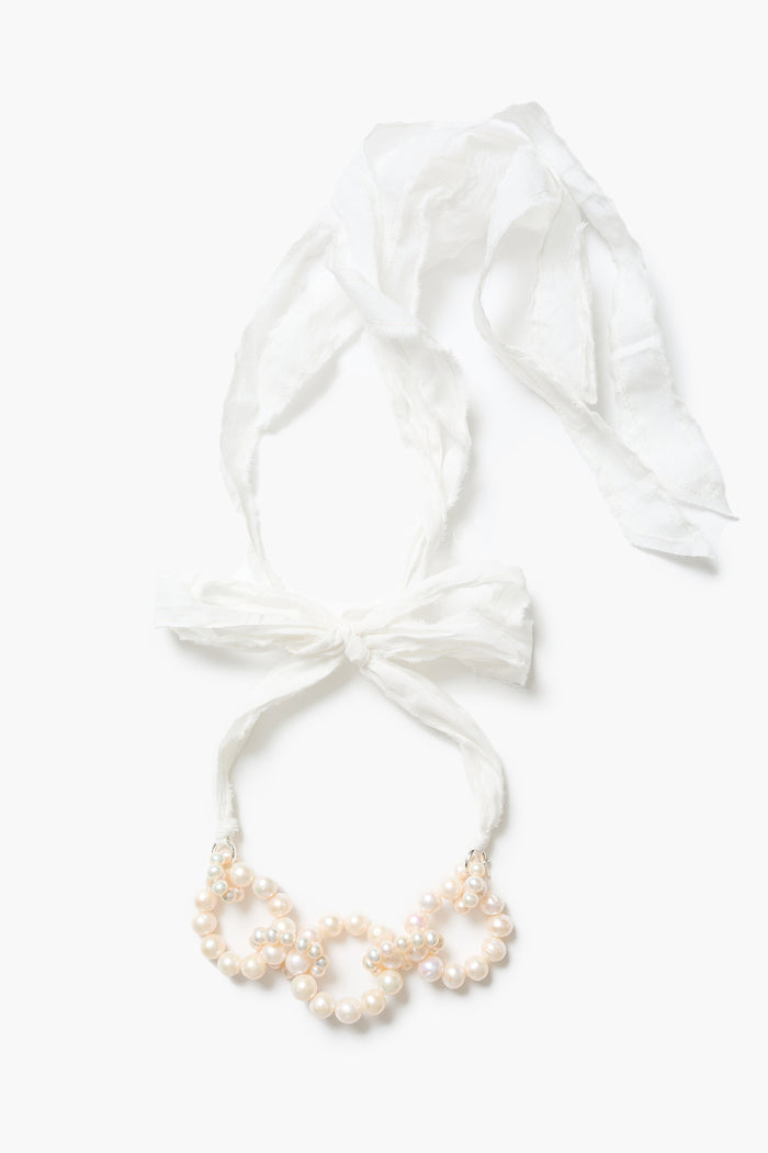 Link Ribbon Necklace White Pearl