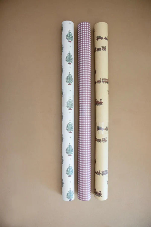 'Merry Little Christmas' wrapping paper set