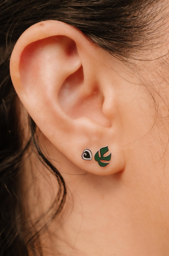 Mini Monstera Enamel Flat Back Stud
