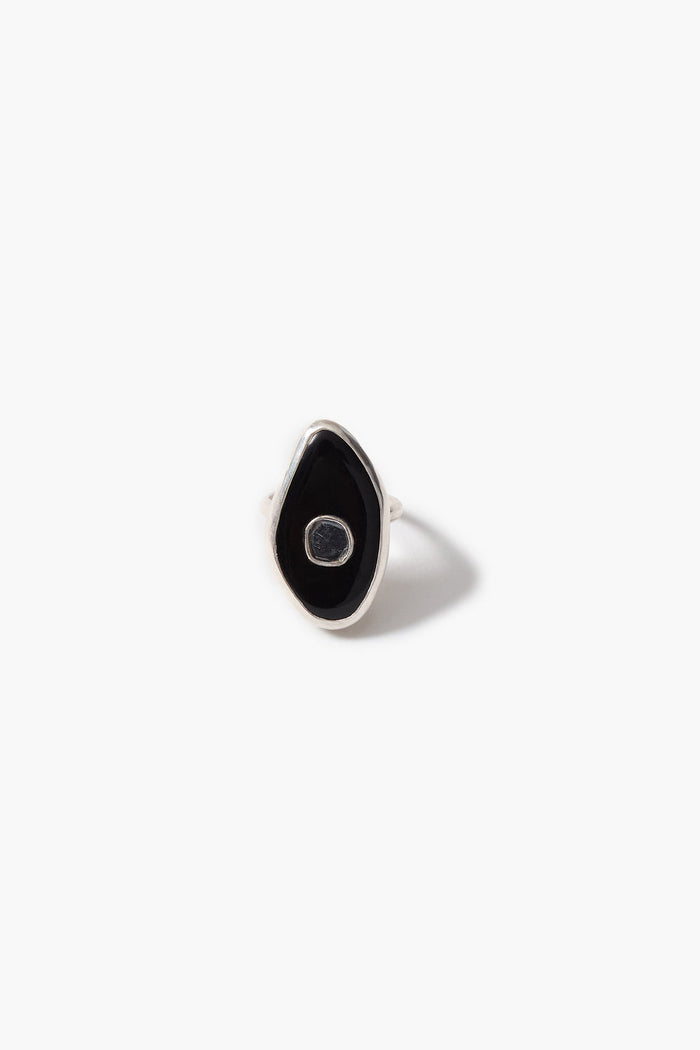 Oasis Ring Black Horn