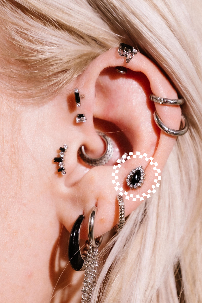 Onyx Halo Flat Back Stud