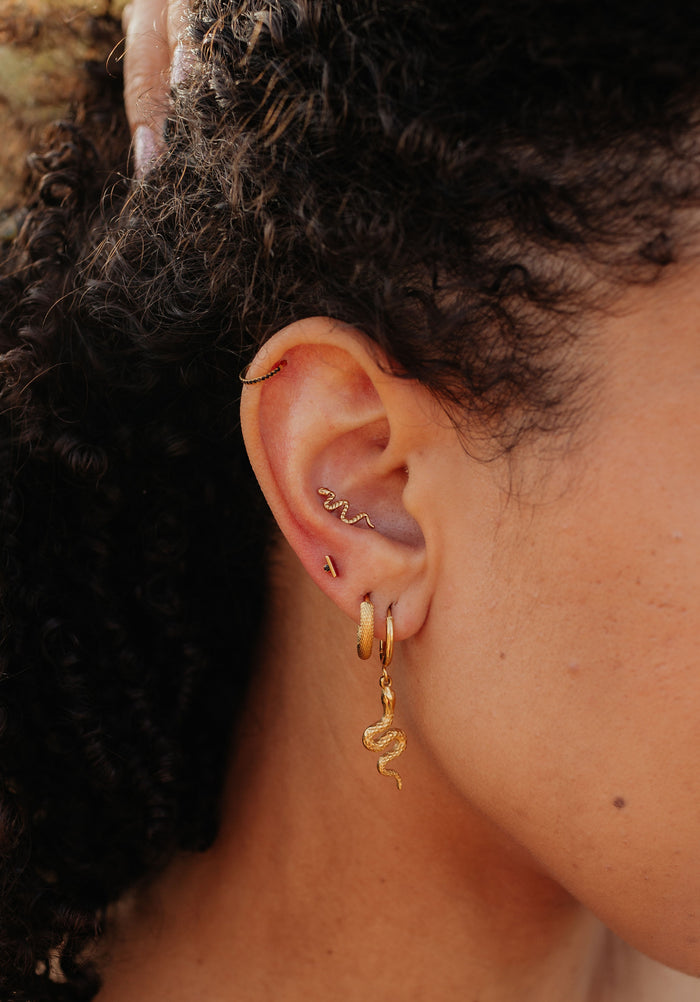 Snake Flat Back Stud