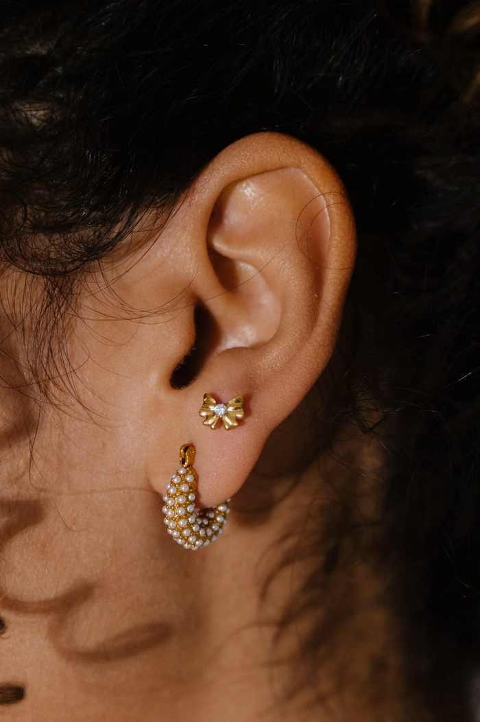 Sweetheart Bow Flat Back Stud