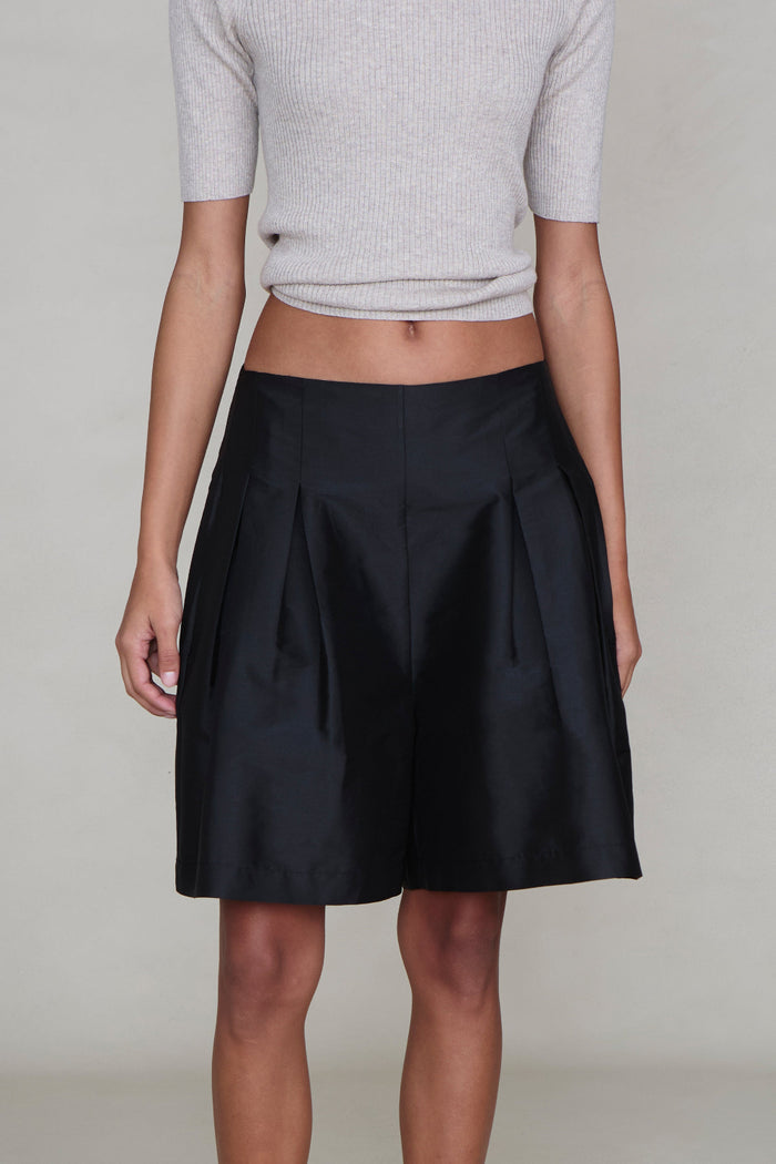 Techno Taffeta Long Shorts Black