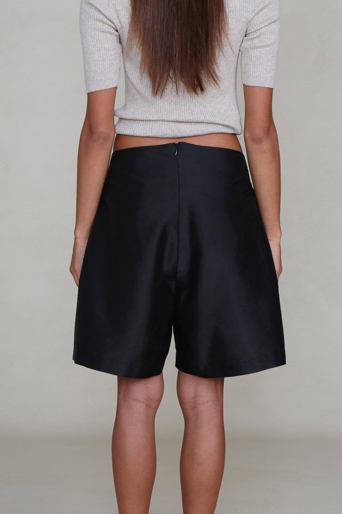 Techno Taffeta Long Shorts Black