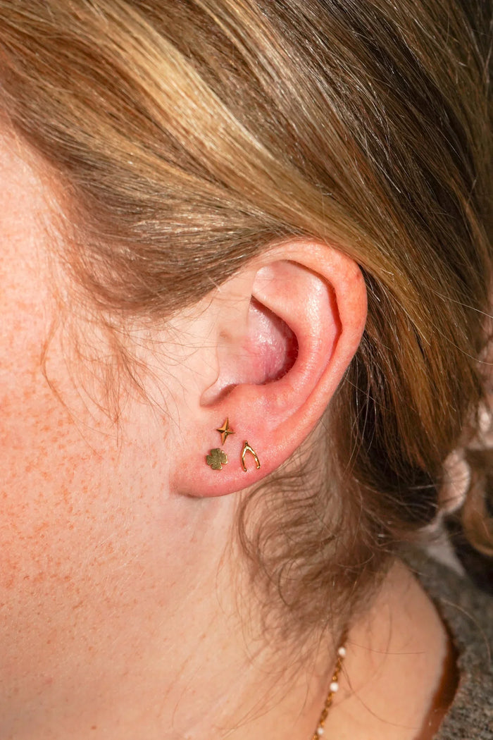Wishbone Flat Back Stud