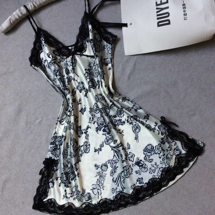 Black and white flowers / XXL